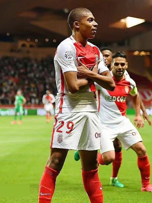 卡卢卢：在我们所处的环境里，无论输赢都没时间开心或是沮丧（卡卢卢：在这样的环境里，不论胜负，我们都来不及开心或沮丧）