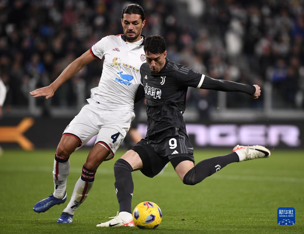 西媒：巴列卡诺球迷大巴在波兰遭50多人蒙面袭击，数人受伤（西媒：逾50名蒙面者在波兰袭击巴列卡诺球迷大巴，数人受伤）