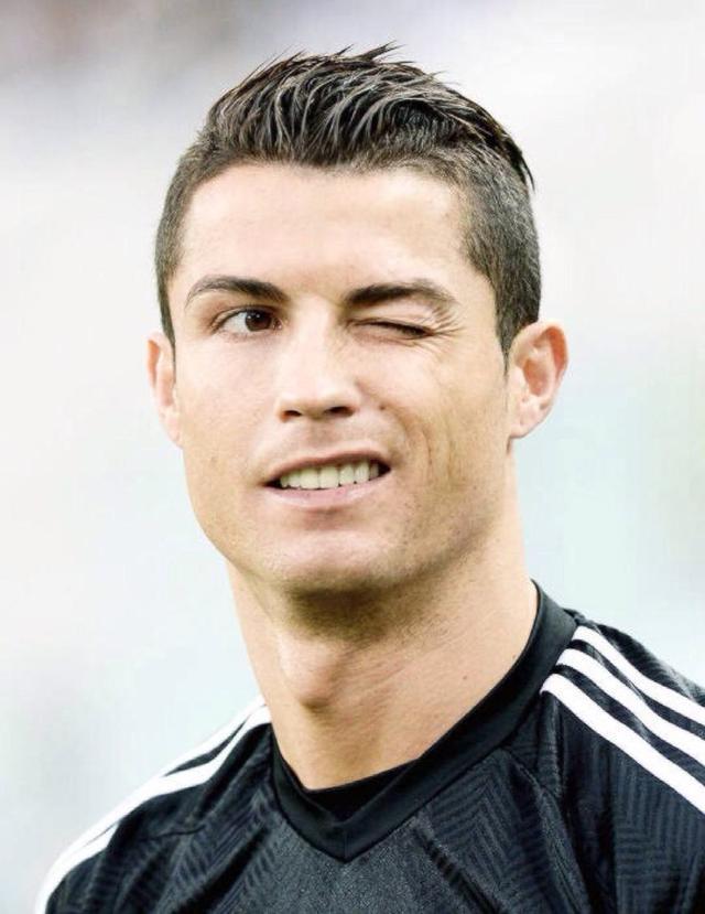 荷媒：拜仁今天将派球探考察里德，评估是否正式联系费耶诺德（荷媒称拜仁今日派球探考察里德，评估是否与费耶诺德正式接洽）