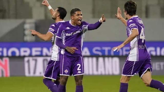 凯恩：基于出色开局，冲击莱万单赛季德甲41球是可以实现的（凯恩：凭借强势开局，冲击莱万德甲单季41球纪录完全可行）