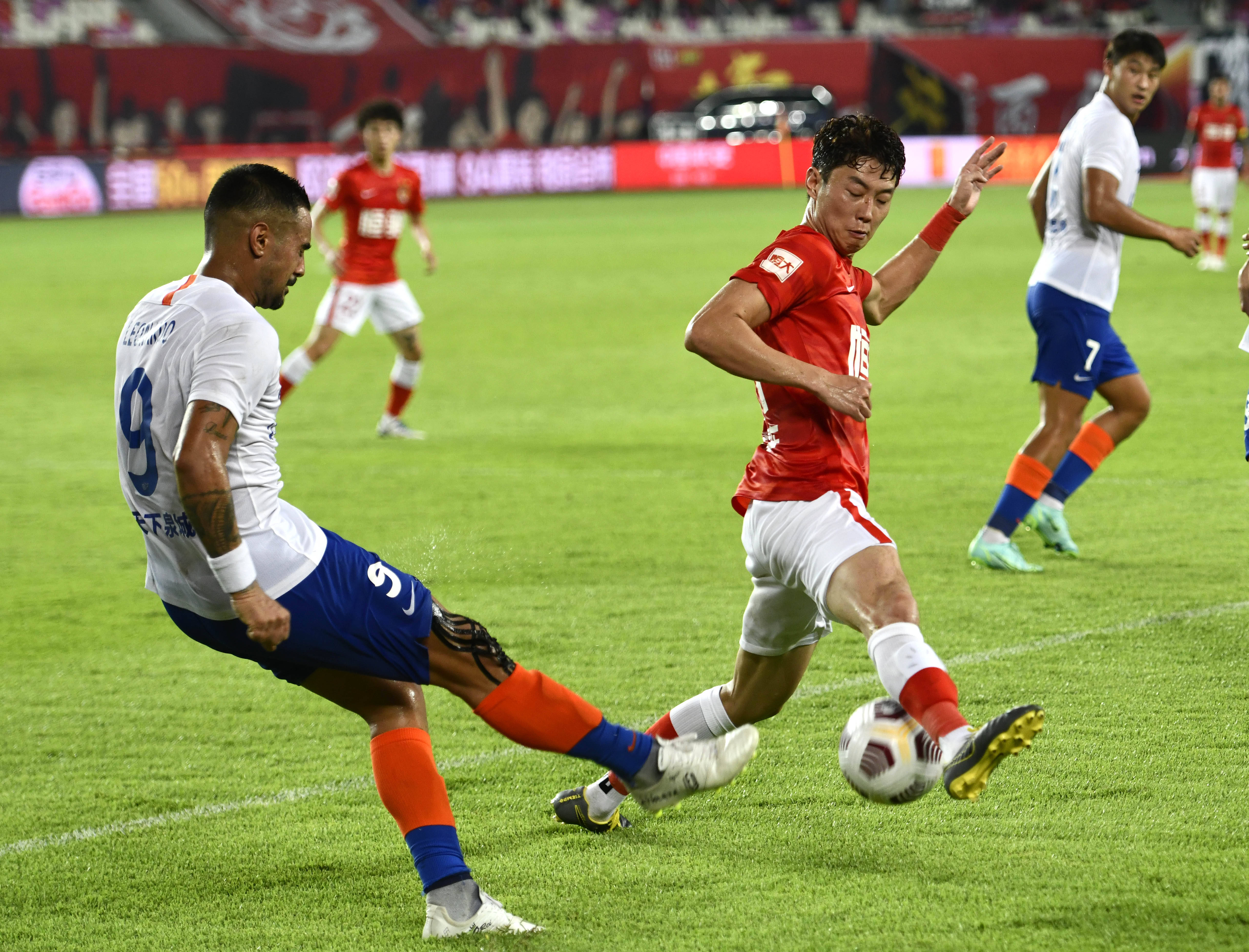 迪马：递补入选意大利国家队的坎比亚吉因小腿不适退出集训营（迪马：坎比亚吉小腿不适，递补入选后已退出意大利队集训）