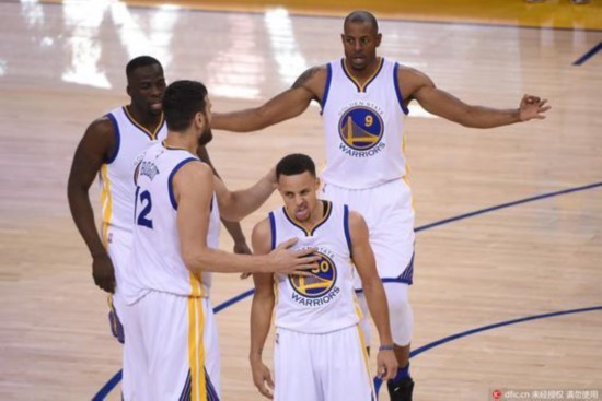 够抓住读者 够抓住读者